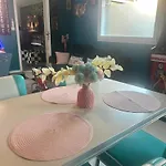 Retro Chic Avec En Terrasse Apartmán *