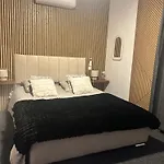 Retro Chic Avec En Terrasse Apartmán *