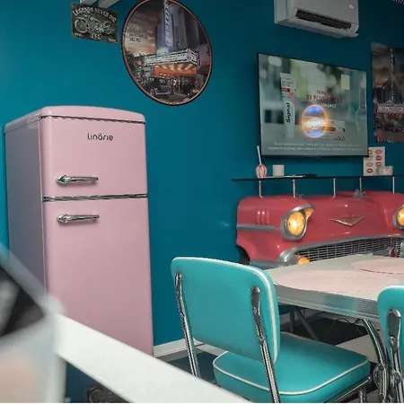 Retro Chic Avec En Terrasse Διαμέρισμα *